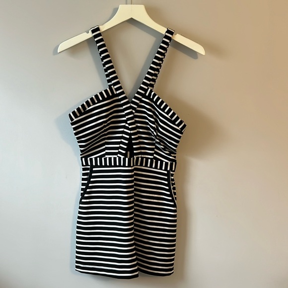 Revolve Bec & Bridge US size 4 stripe romper - cut out - Picture 3 of 7
